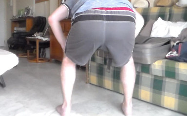 Sex hub male: John is peeing all into his shorts