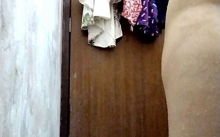 Riyathakur: Young Indian Saali Masturbation in Bathroom and Jija Comes