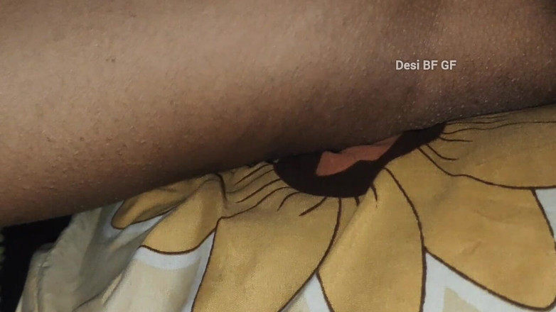 Manoj12015: Vriendin strak harig poesje beffen en hard neuken en poesje...