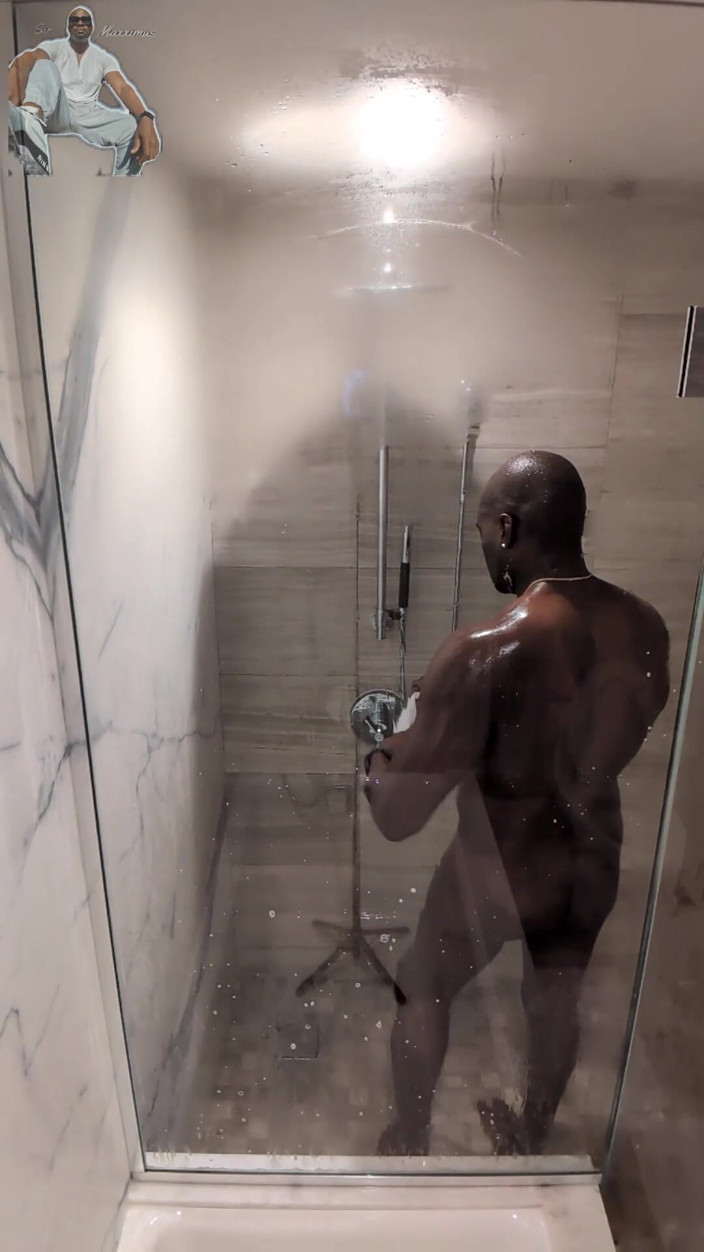 Sir Maxximus: Shower Time in a Chicago Hotel