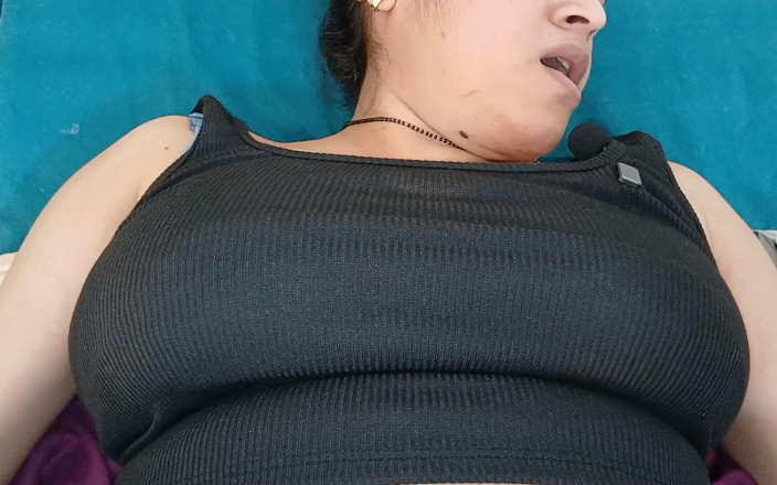 kirti bhabhi: Desi College Girls Loves to Get Wet Their Horny Pussies...