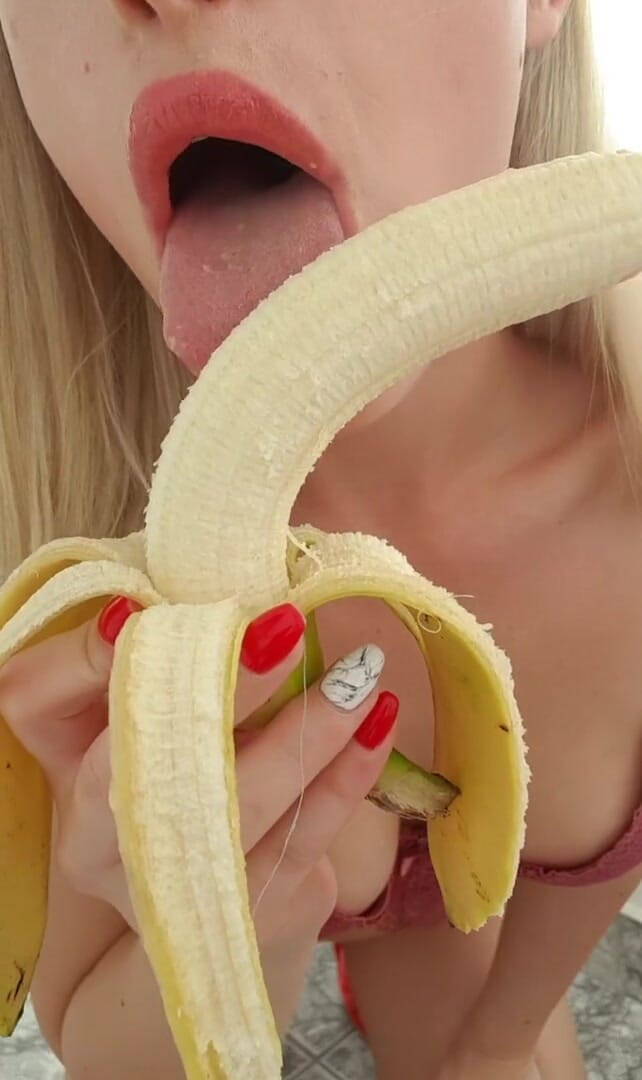 AnnaReyBlonde: Muie cu banană Joc 4K