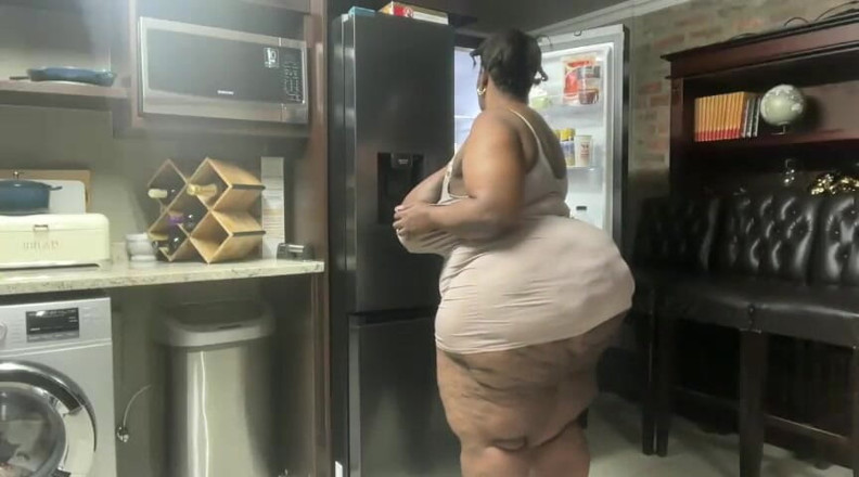 Legendary Booty Overdose: Ebony MILF Moaning and Stripteasing in Kitchen