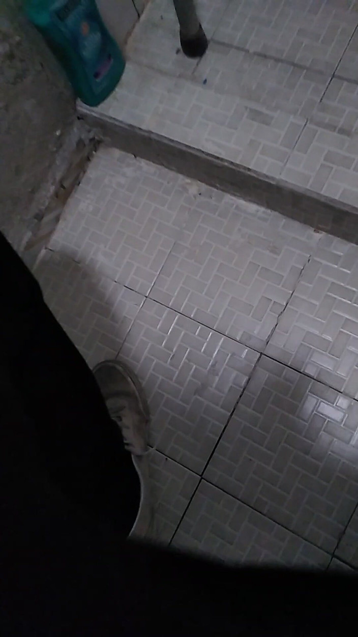 AlexAlejandro13: Früher war ich bei anderen Leuten zu Hause und habe...