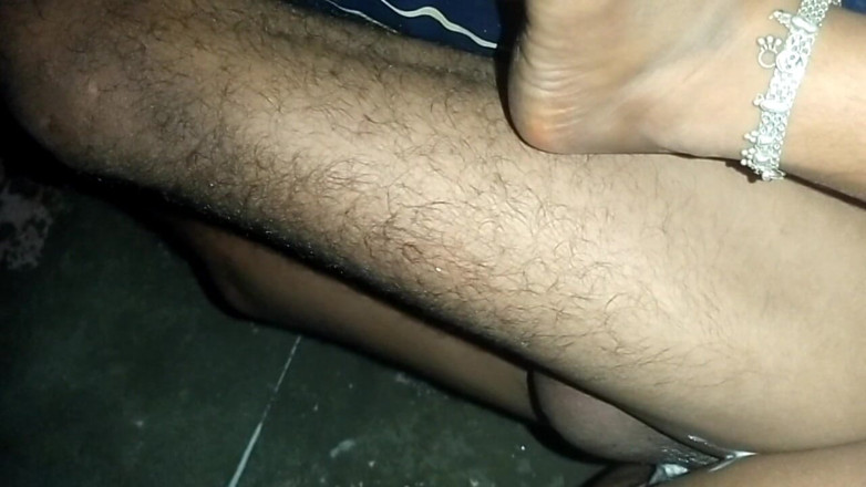 hotsimran70: Deshi Bhabhi 在卧室里做爱