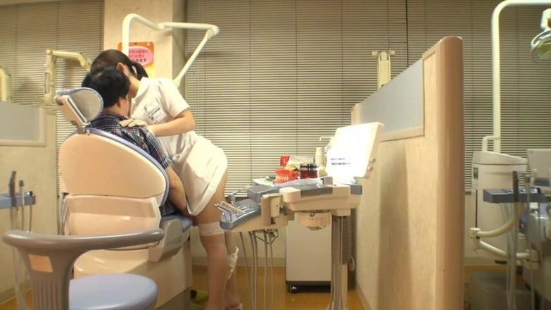 CherryBONBON: Ten dentysta, który blokuje ze mną oczy, dotykając moich ust