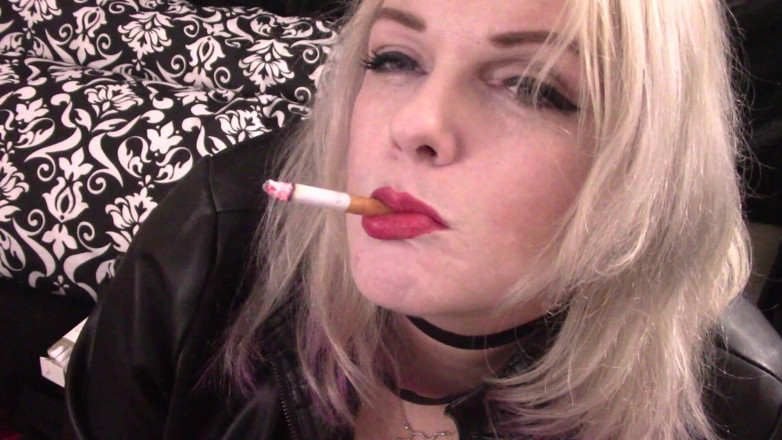 Smoke Temptress Annie Vox - Smoking Fetish: Marlboro red dangling smoke