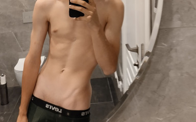 Lukexo: Di kamar mandi sendirian