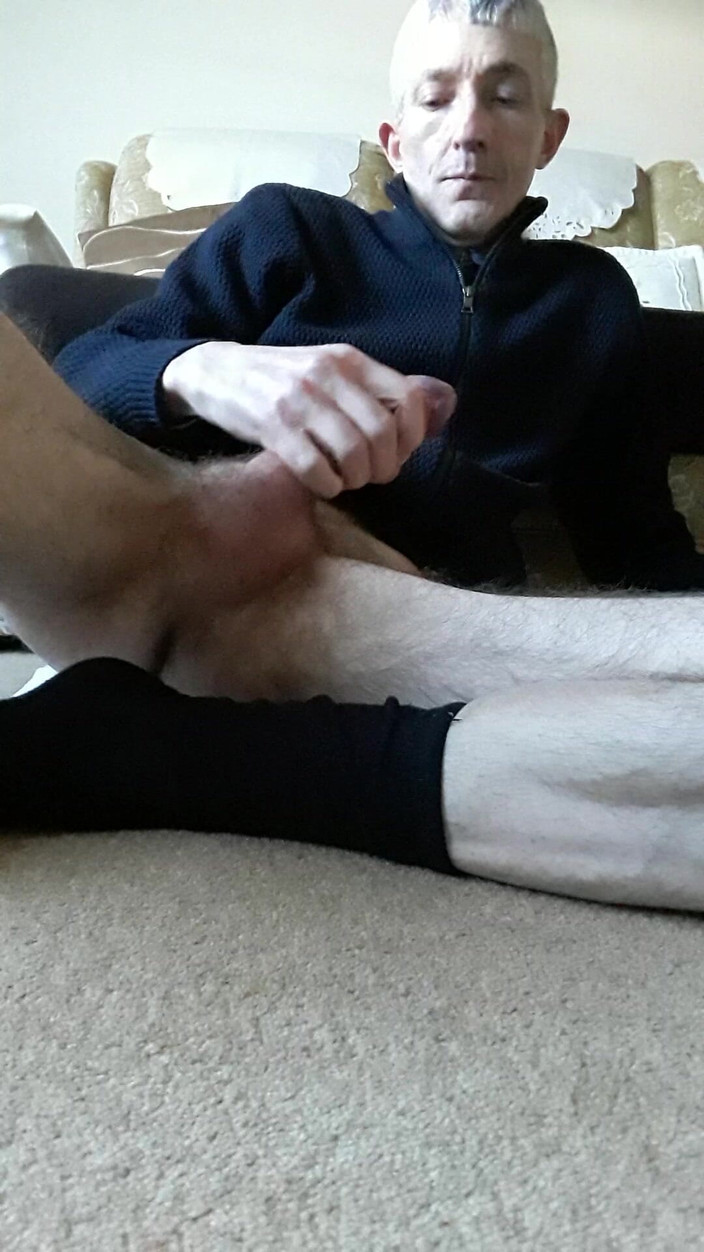 James Dirty Boy: Masturberen in de woonkamer