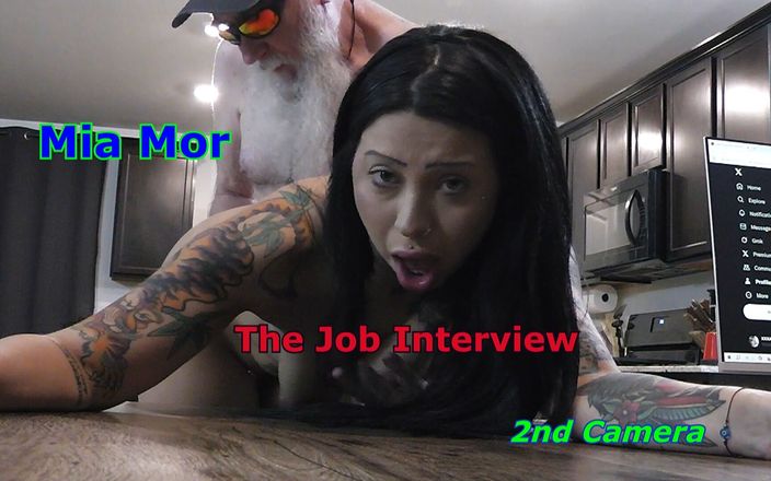 Average Joe Says Lets Fuck: Mia Mor pracovní pohovor 3. kamera