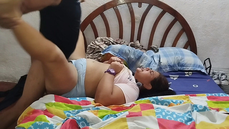 Adribella69: Niewierna żona! Uwodzi sąsiada tyłkiem, więc on kończy ją pieprzyć i...