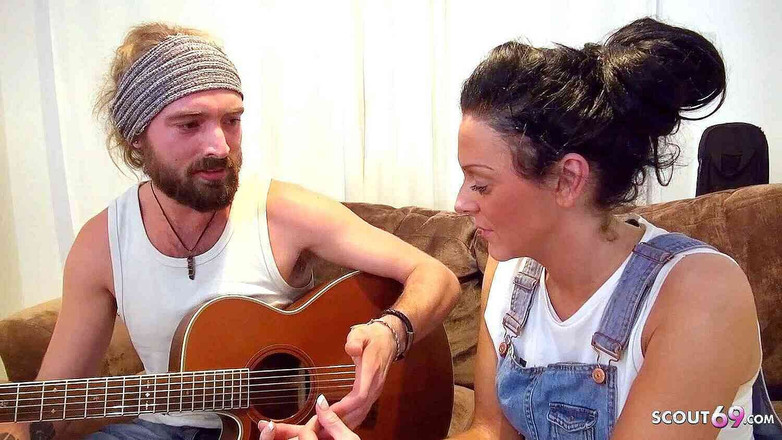 Full porn collection: Nadržená nevlastní matka svádí nového kamaráda nevlastní dcerahoho služky