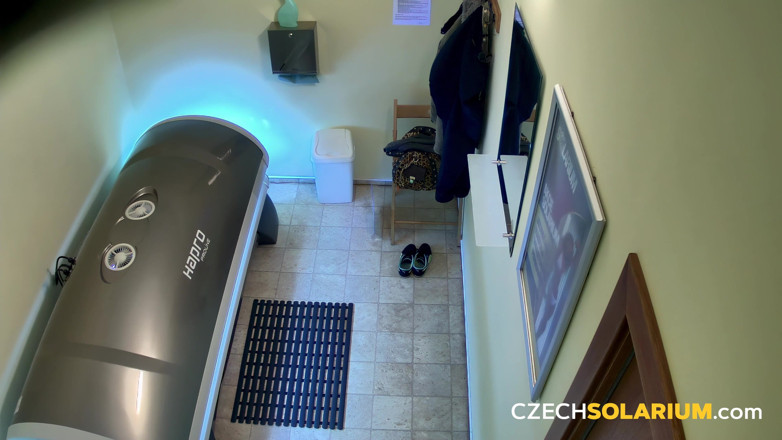 Czech Solarium: Solarium Ceko 235: Petualangan Solarium Brunette Berlanjut