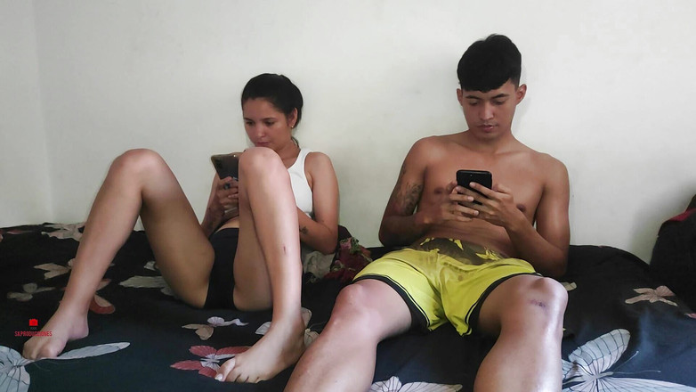 Rouss: Dico alla mia sorellastra che giochiamo rock paper o Rijera...