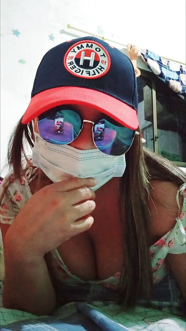 Martin13: 自家製セックス、ゴス若い女性は数学の先生のために彼女の体の官能的なタッチを行います