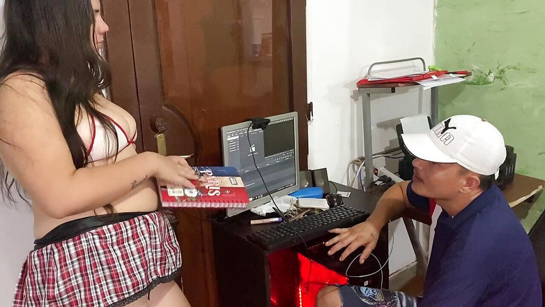 Latin Bang: La mia studentessa mi seduce per aiutarla con gli argomenti...