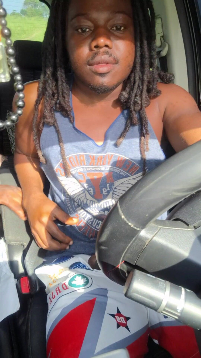 BMCs: Bú vòi nước lớn chết tiệt lái xe ở 100km