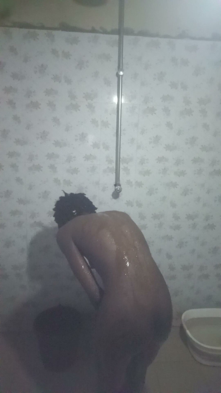 Dwuxxx: Masa mandi dengan Dwuxxx