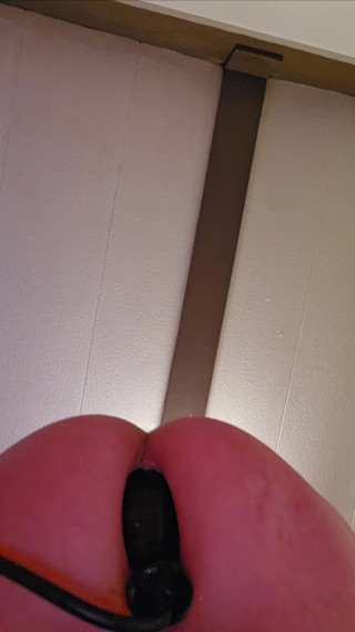 analstretcher68: Gaping with Inflatable Plug