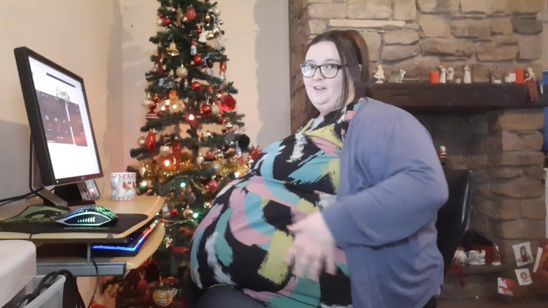 SSBBWLadyBrads: İş yerindeki en şişman kız göbeğini ovuyor