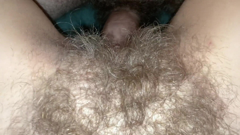 Hairy couple: 털이 무성한 보지