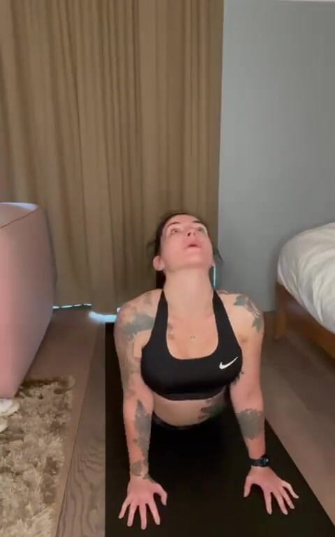 Adreena Winters: Yoga é vital no meu jogo