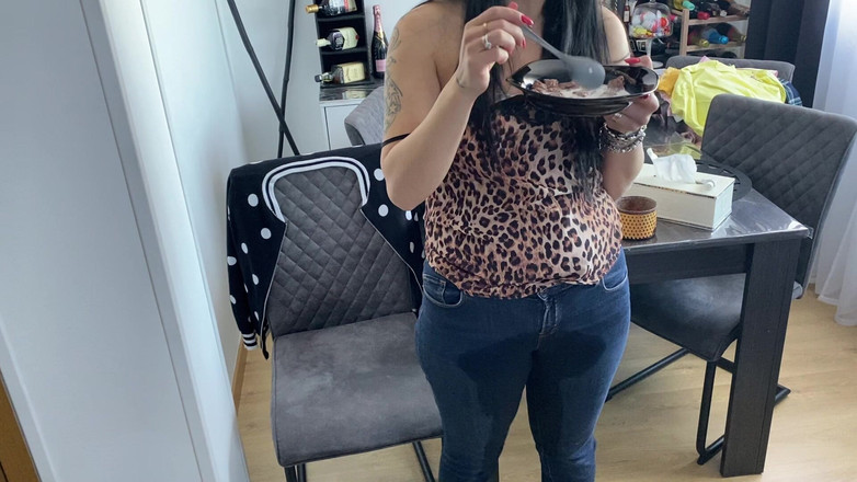 Panfil corina: Lízání a močení v džínách