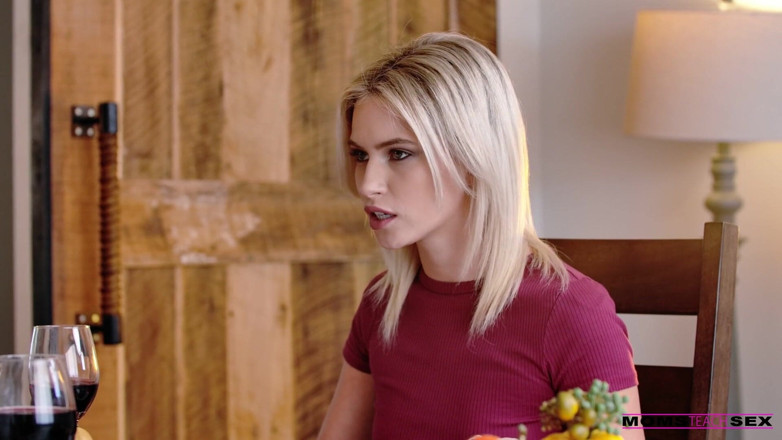 Moms teach sex: Thankful for My Stepmoms Titties - S14:e4