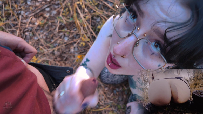 WeirdRiddle601: Wood Pixie Gets Her Face Painted, Dual Camera, Asshole on...