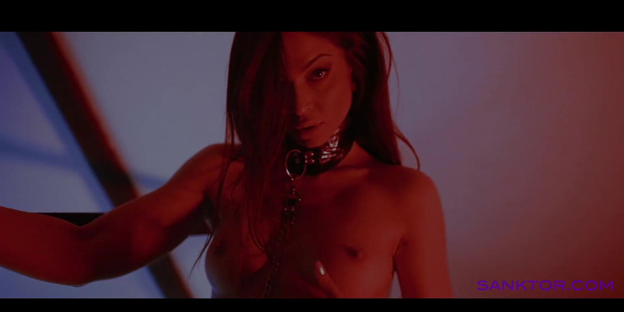 SANKTOR: Striptease dancer is masturbating