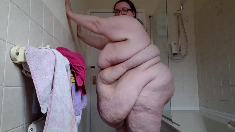 SSBBWLadyBrads: SSBBWバスルームベリープレイ&amp;シャワー