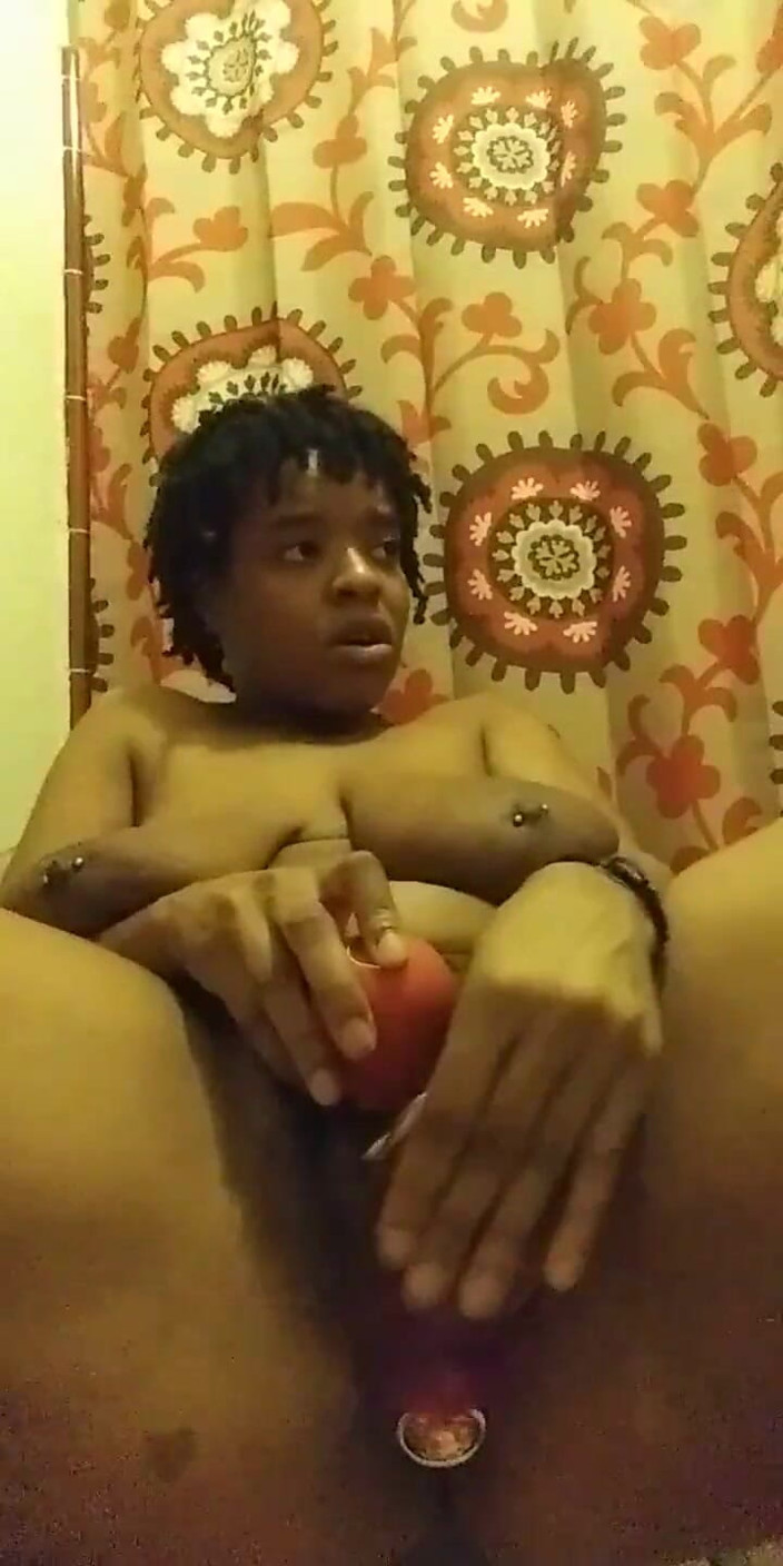 Missus E: Issa Bullseye