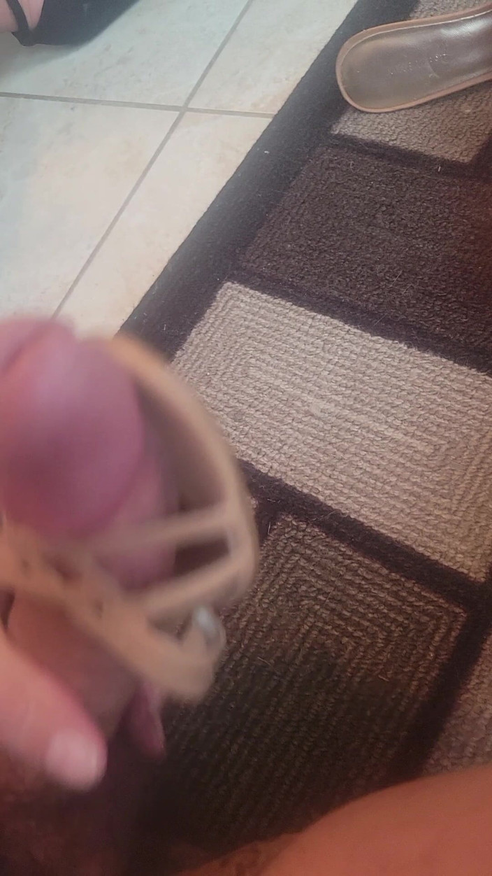 Feet Lover: на каблуках и нейлоне и кончаю на каблук
