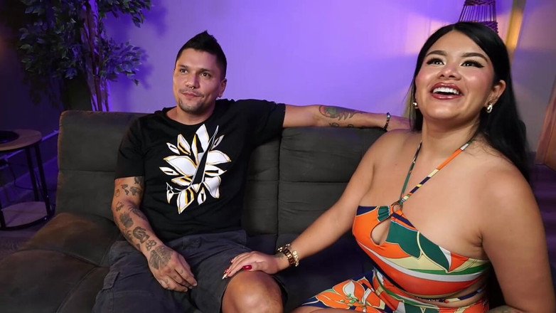 Issane: Tras Camara! Mi Cuñado Me Folla En El Sofa Antes...