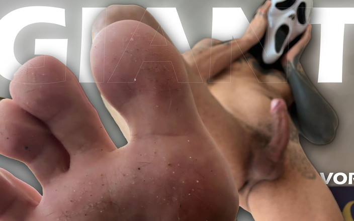 Dyavol: Гігантський Макабрейнк маскується і влаштовує крихітній людині шоу.