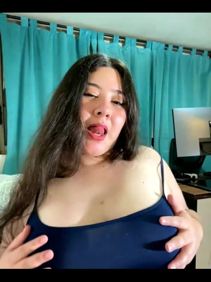 Lizren: BBW Latina Teen