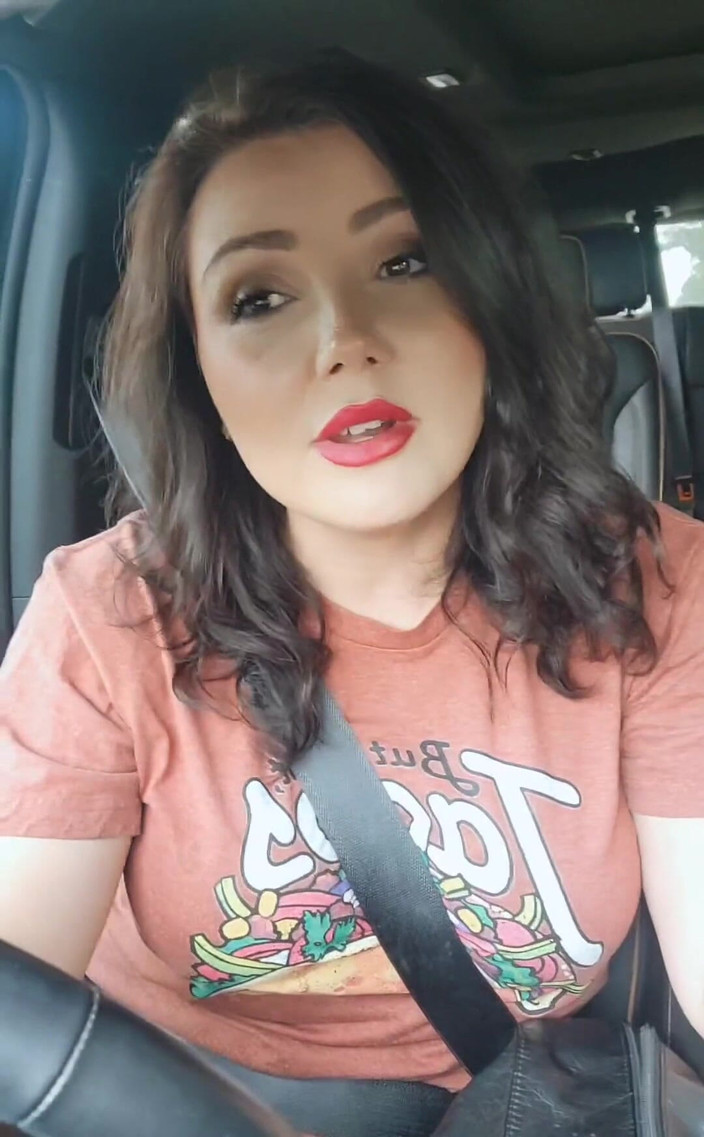 CoyWilder: Titty drop tuesday pensé que te daría una serenata