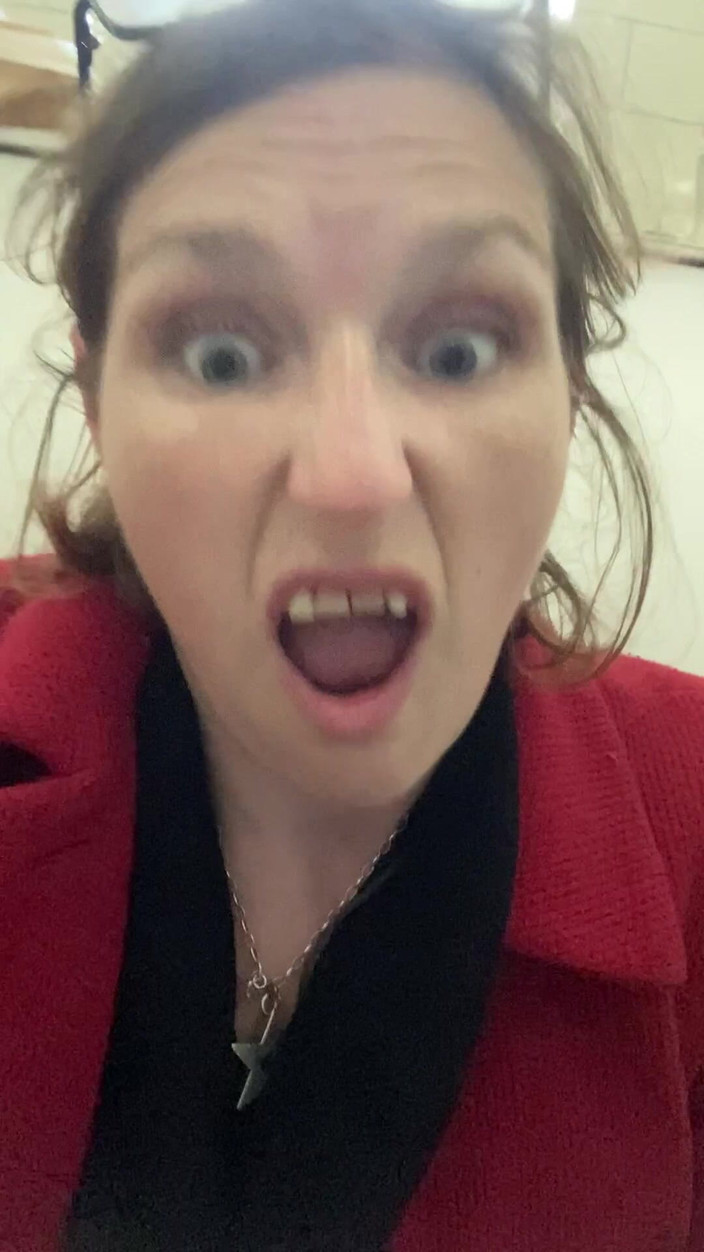 Pissing Paradise: バス停の絶望