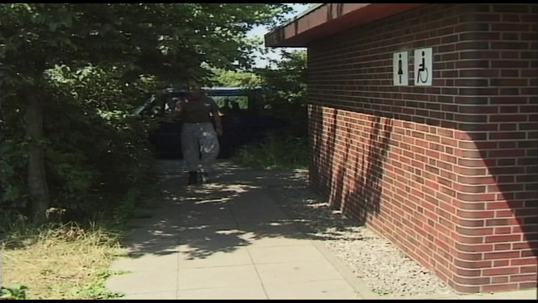 MMV Films: Sarışın hatun banyoda ve arabada yarak emiyor