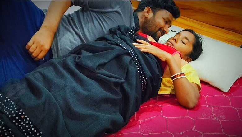 Premi pooja: 오늘 마을에 가서 늙은 방에서 섹스하는 하녀와 그녀의 상사 - 힌디어 음성으로 핫한 아름다운 인도 바비 섹스 영화.