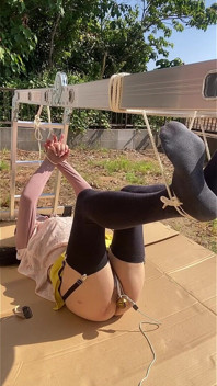 No234 Suspended From a Ladder: Tuck-tuck Pussy Training