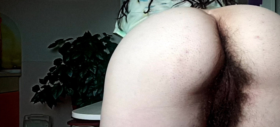 BW_Dolphin: Riesige, behaarte Muschi und Arschloch-Nahaufnahme