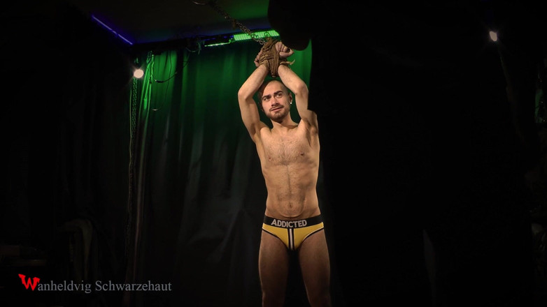 Wanheldvig: Zeus Extreme Restraint: Tight Bondage and Desperate Escape Attempt