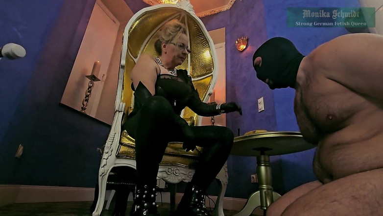 Strict Senz: Monika Schmidt Matkrossande Spottande Stövel Dyrkan Verbal Förödmjukelse