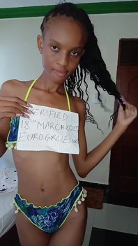 Fille mince de Mombasa
