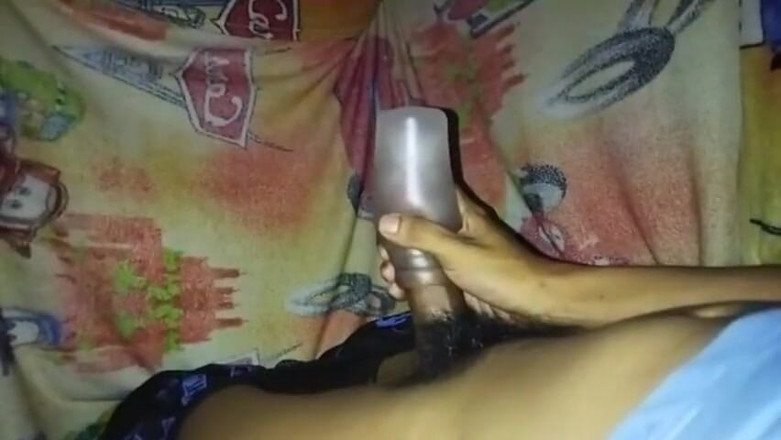 Naugthyboy: 出口までJakol - ボトルの中の精子を発射(ソフトボトルの中の兼)