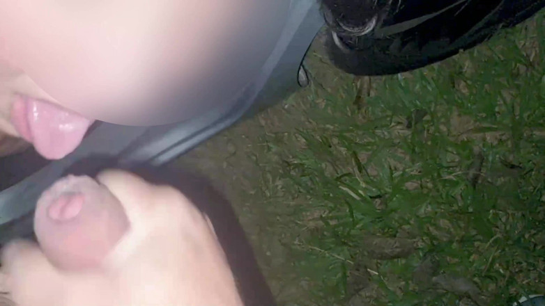 Minhaesposaparaoutro: 全4k戴绿帽子再次邀请他最好的朋友用他的大黑鸡巴喂养他的妻子，并在嘴里得到大量精液