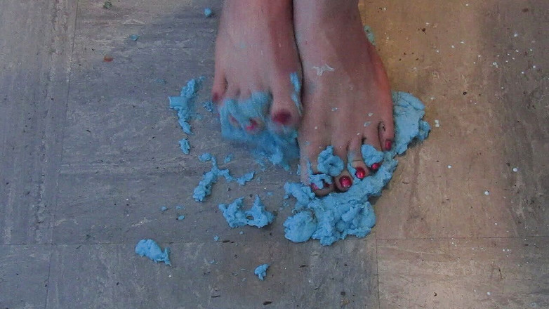 Lilly Disgrace: स्क्विशिंग एल्गिनेट