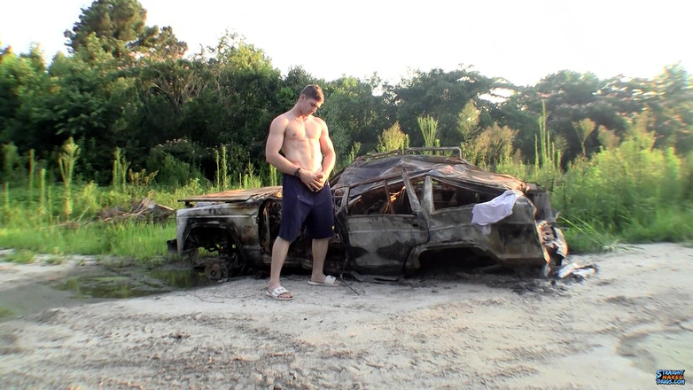 Straight naked thugs: Elijah se vrací pro chcaní a mrtvici