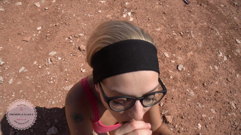 Katie Diggs: आउटडोर चूसने वाला बड़ा काला परफेक्ट हाइक के लिए बनाते हैं